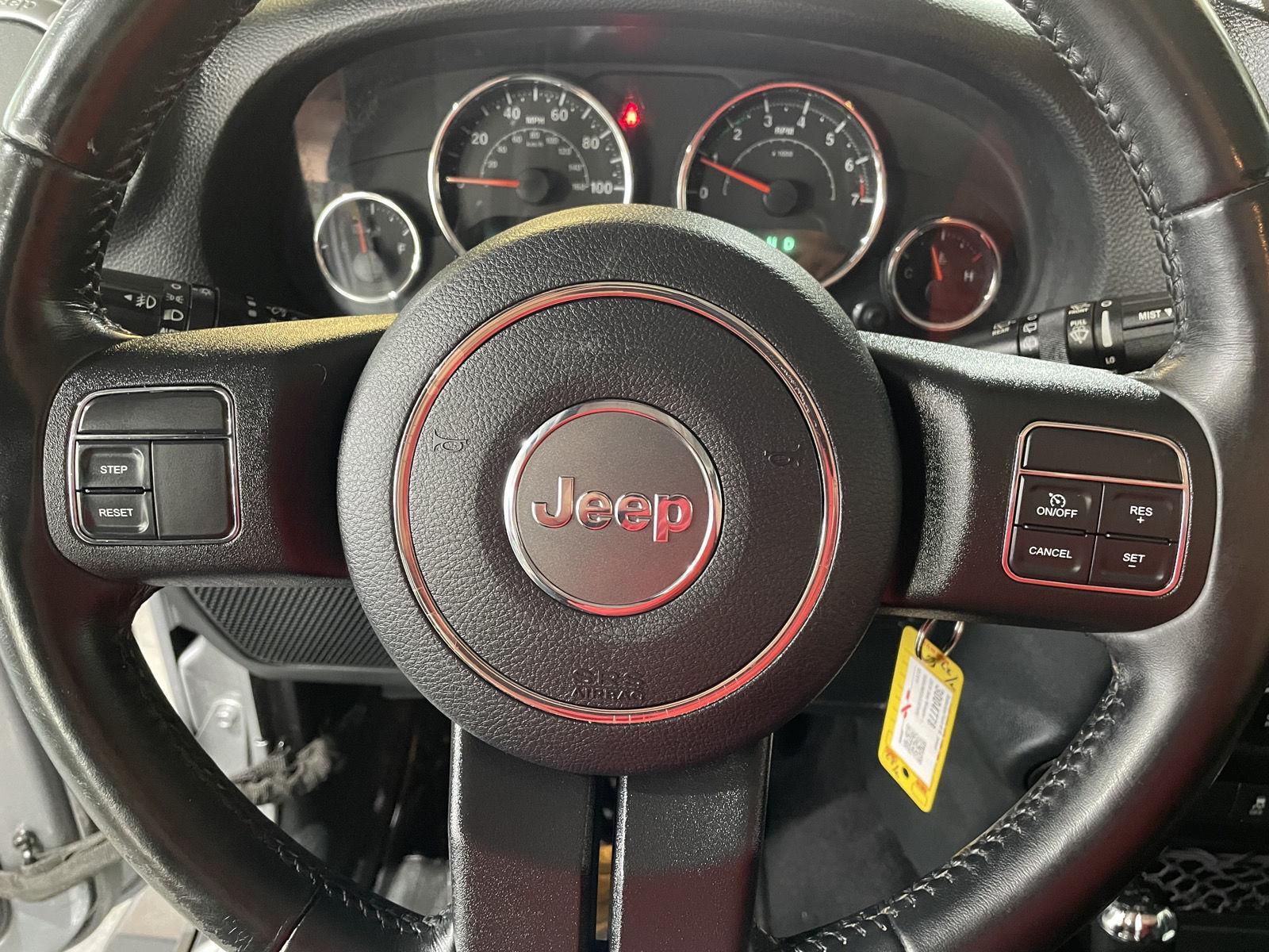 Vehicle photo 13
