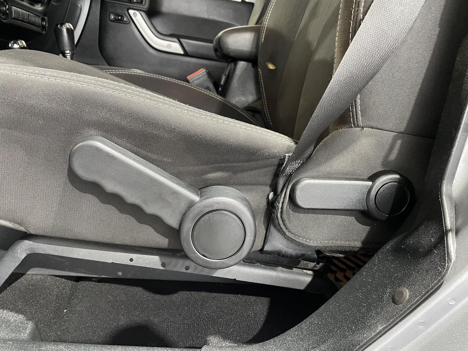 Vehicle photo 19