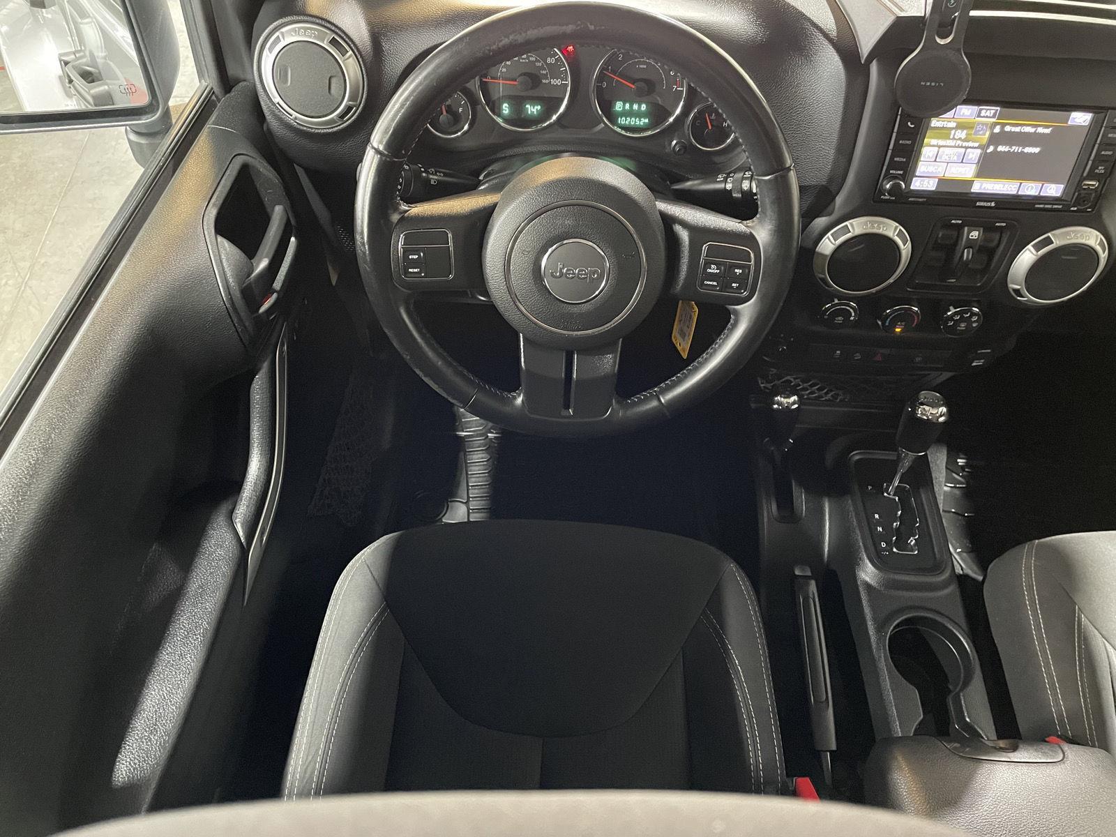 Vehicle photo 21