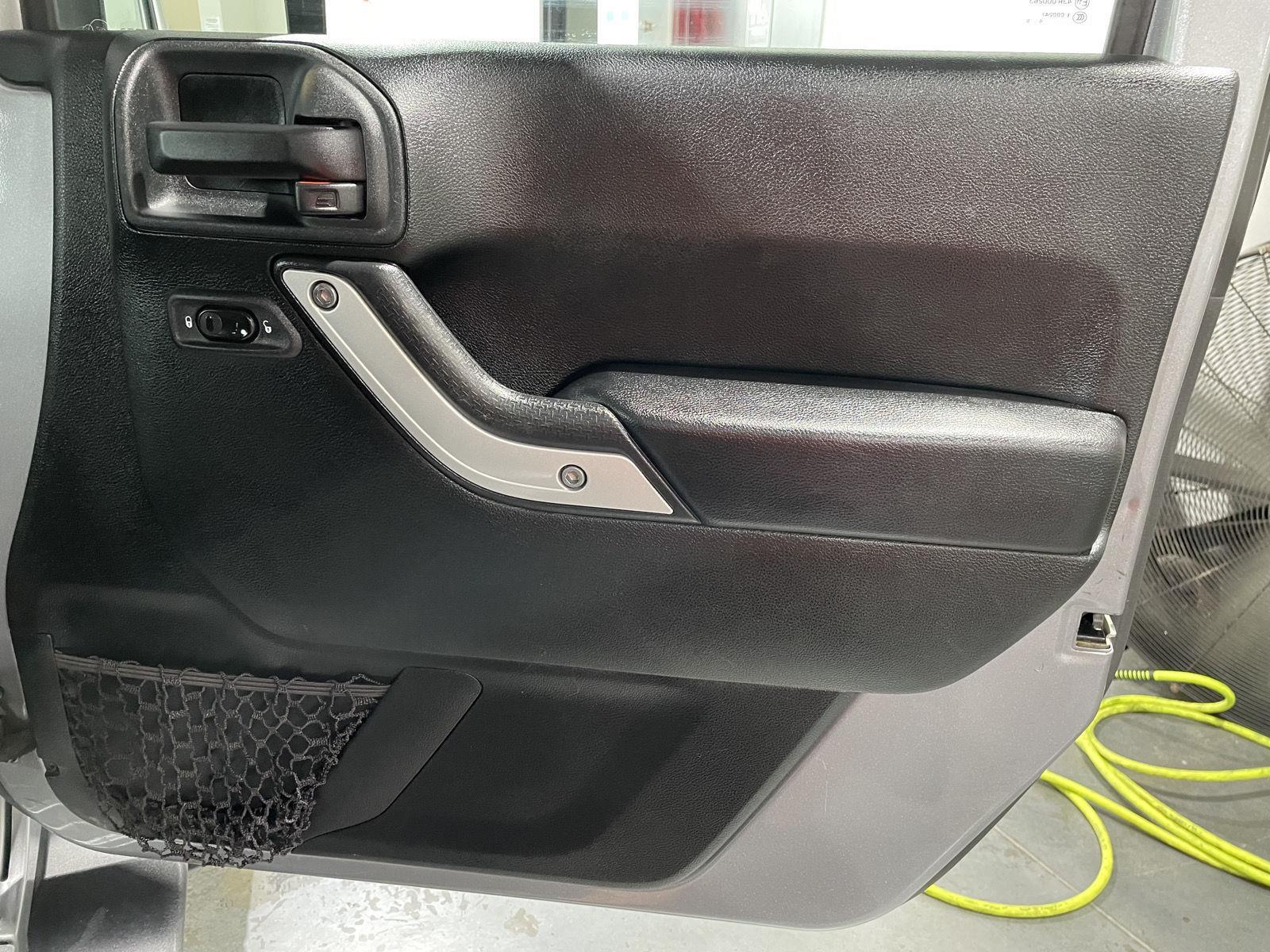 Vehicle photo 22