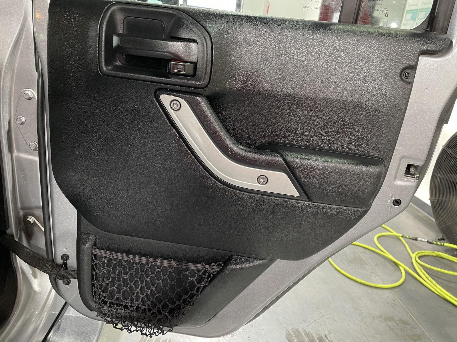 Vehicle photo 24