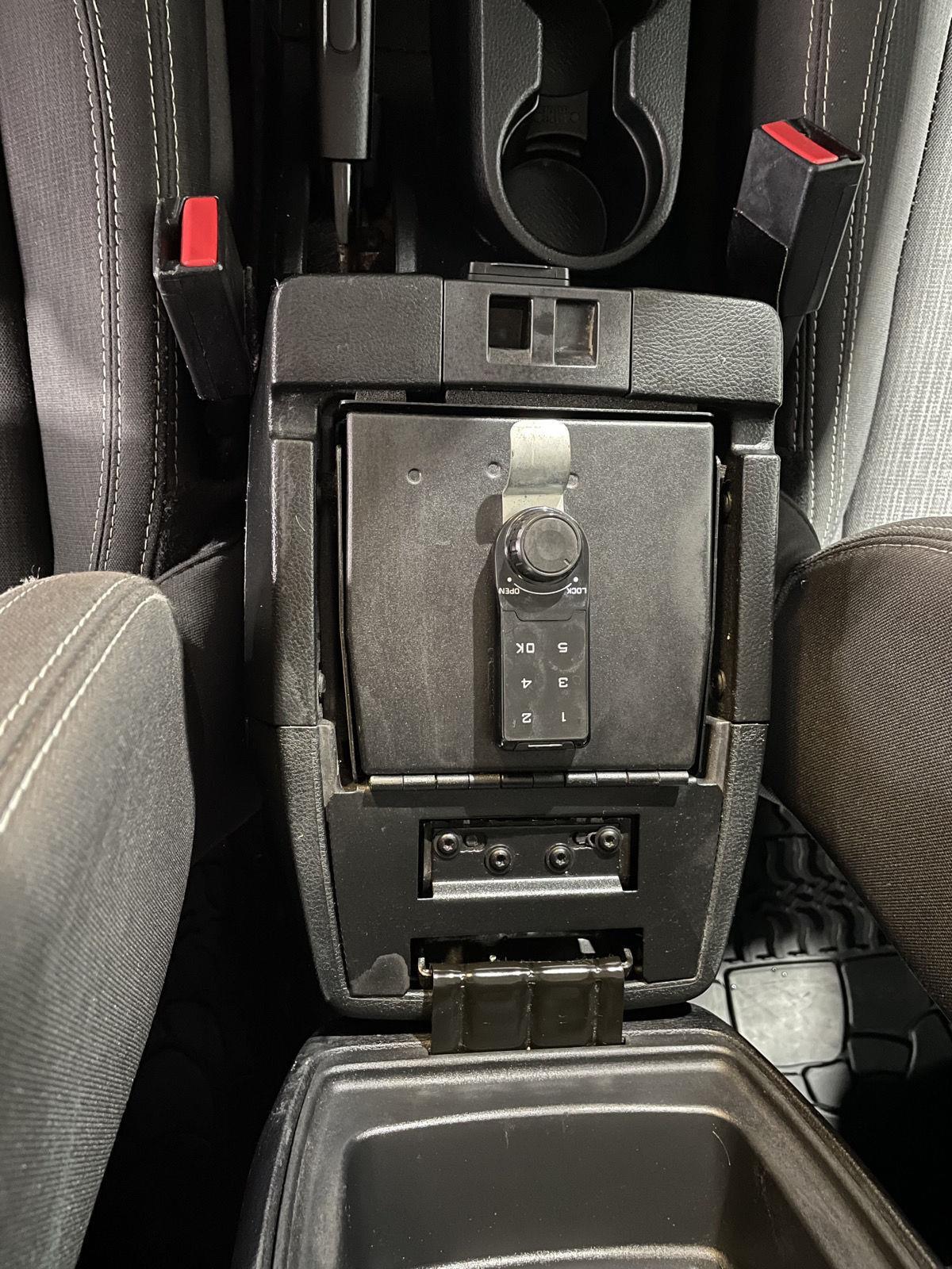 Vehicle photo 34