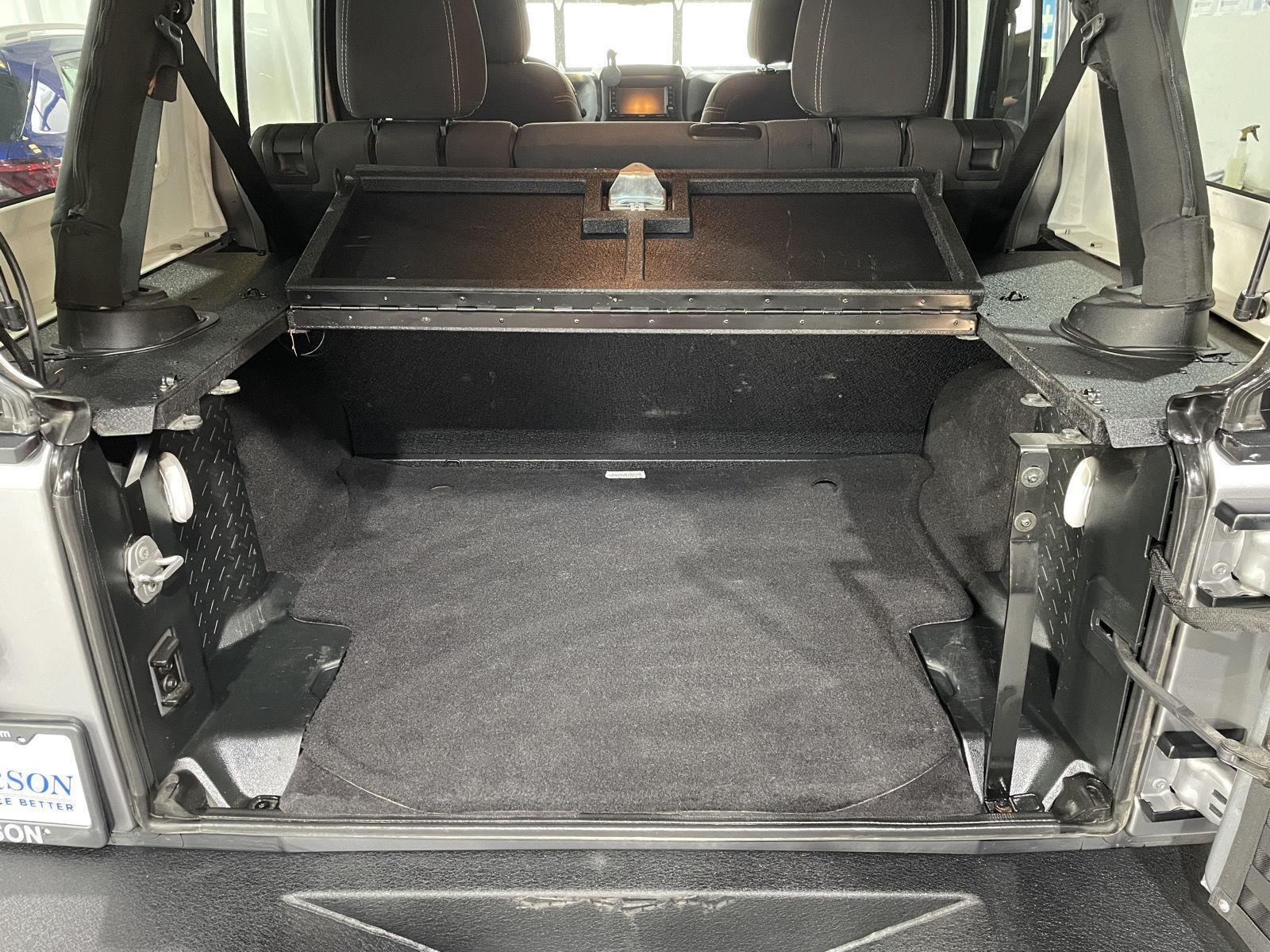 Vehicle photo 43