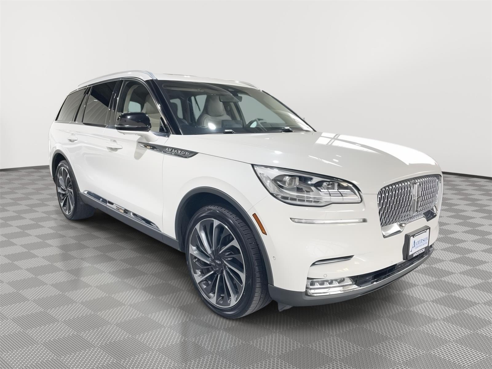 Vehicle photo 7