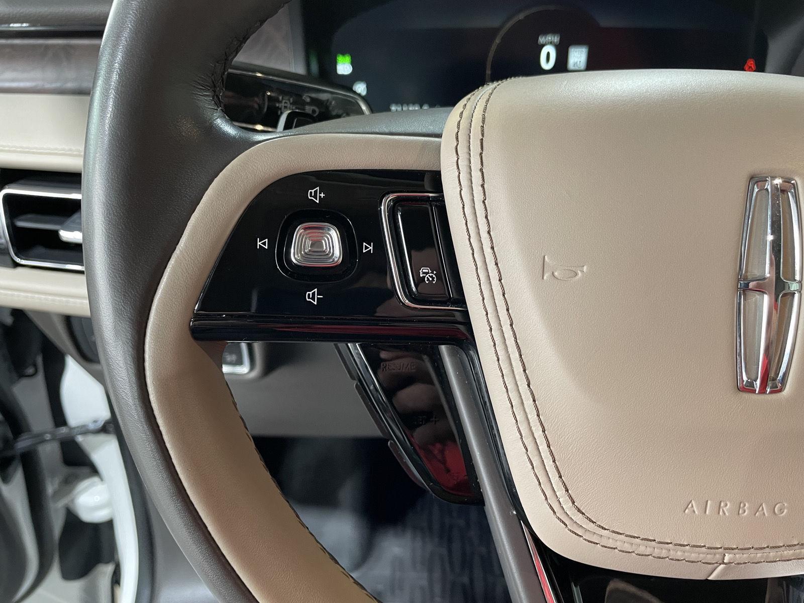 Vehicle photo 15