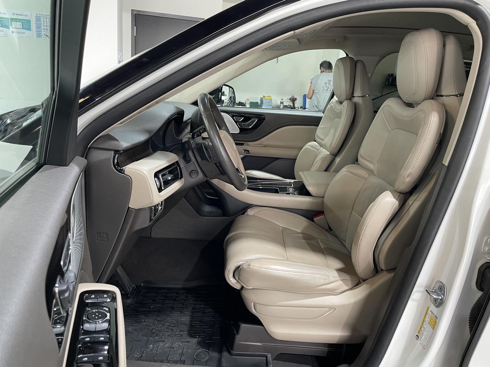 Vehicle photo 19