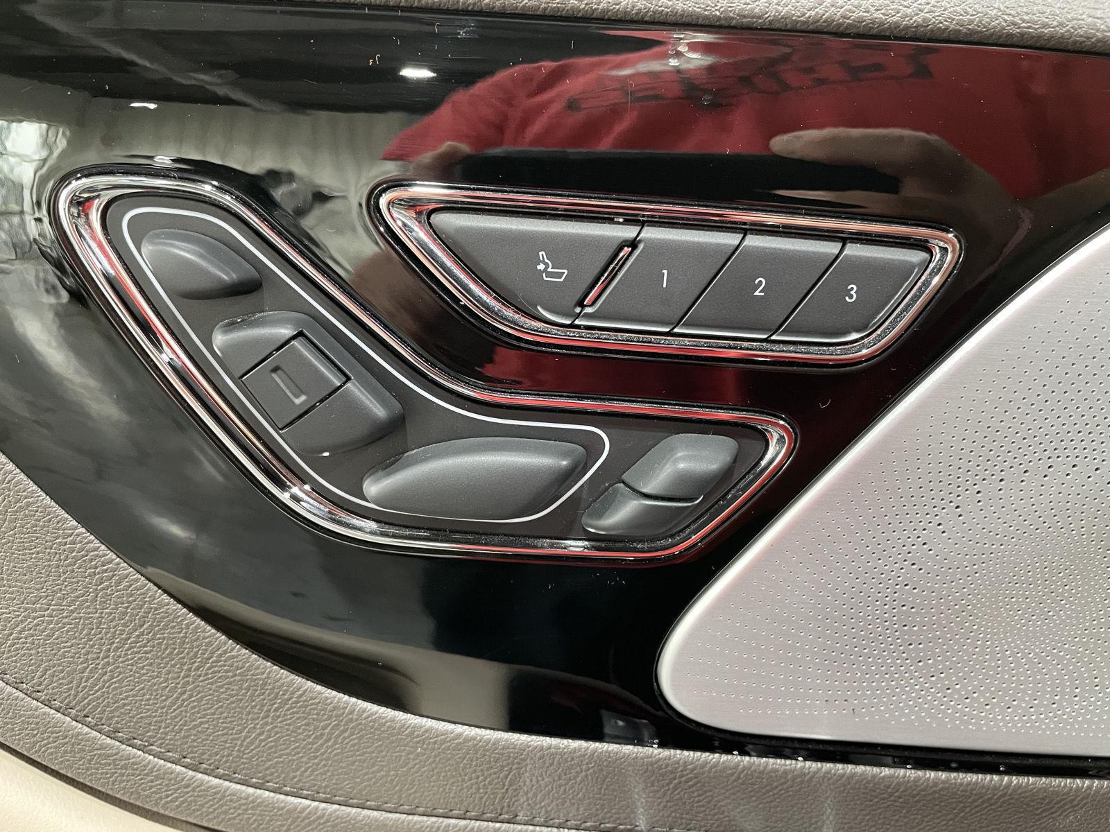 Vehicle photo 20