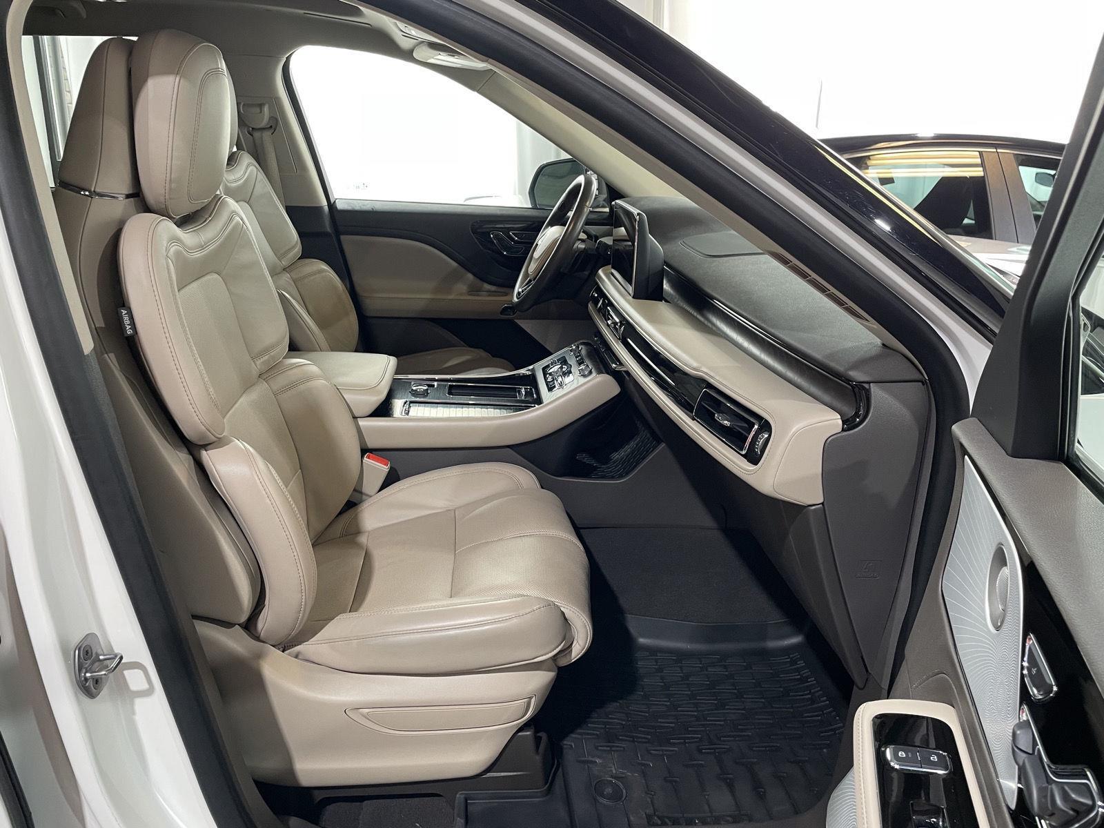 Vehicle photo 22