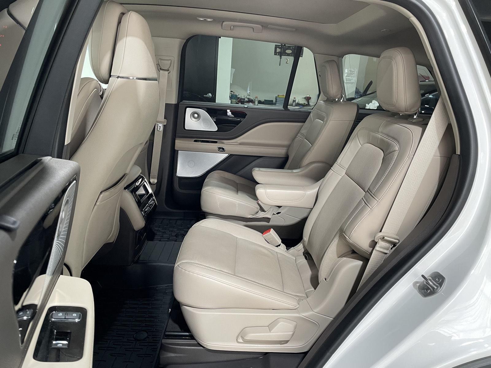 Vehicle photo 27