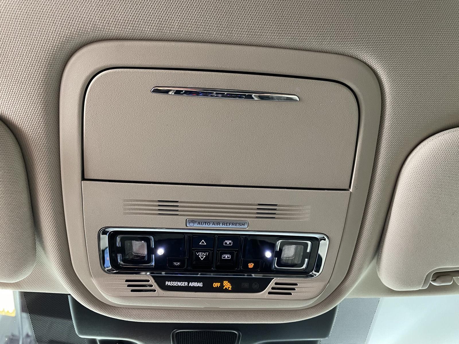 Vehicle photo 29