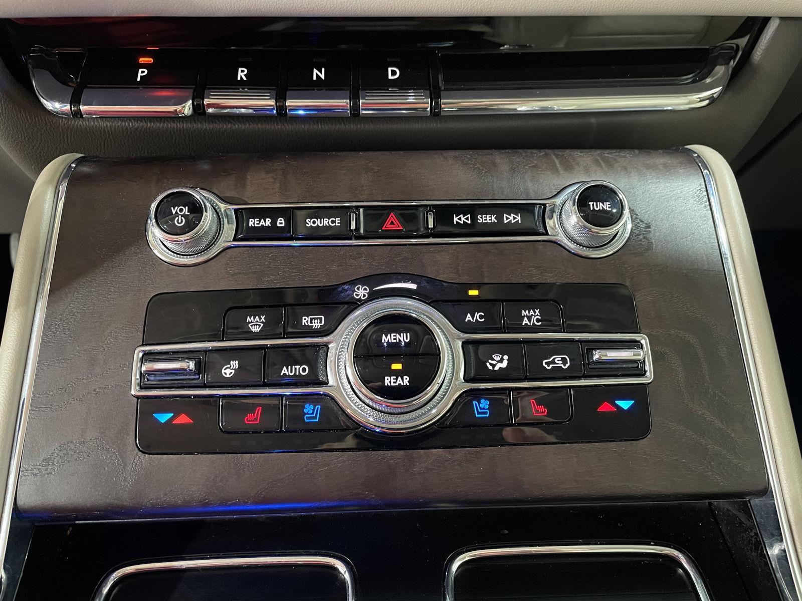 Vehicle photo 32