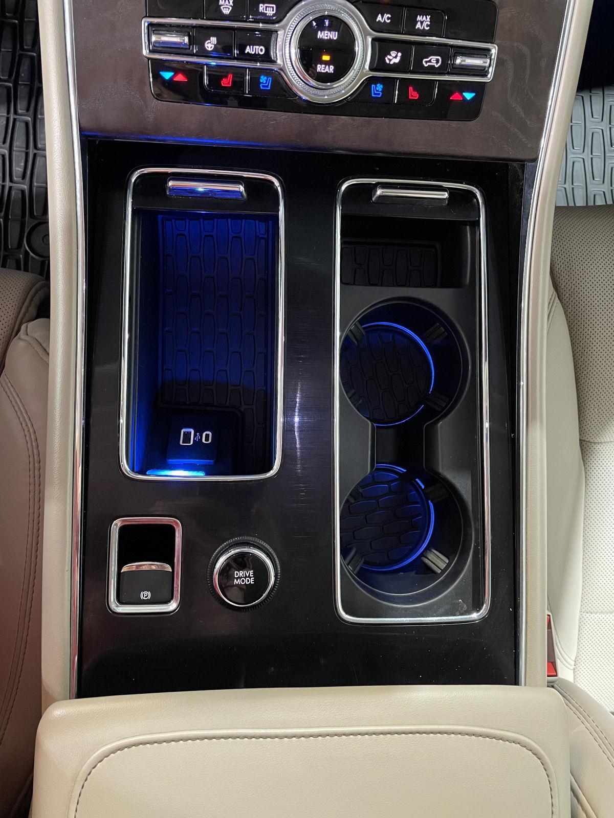Vehicle photo 34
