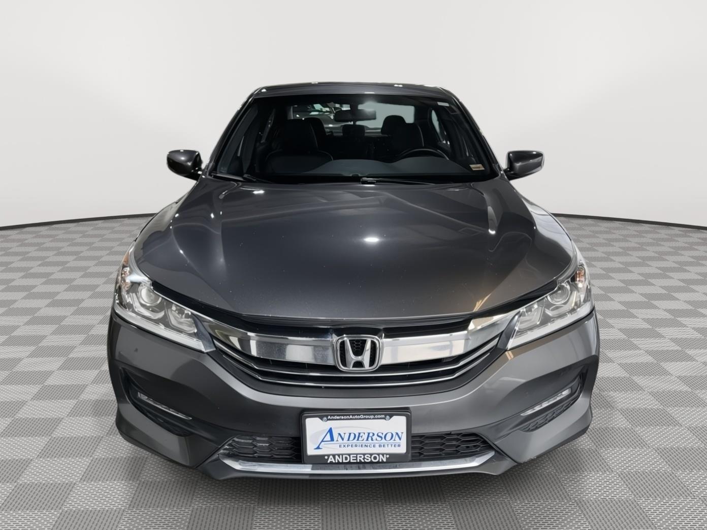 Vehicle photo 5