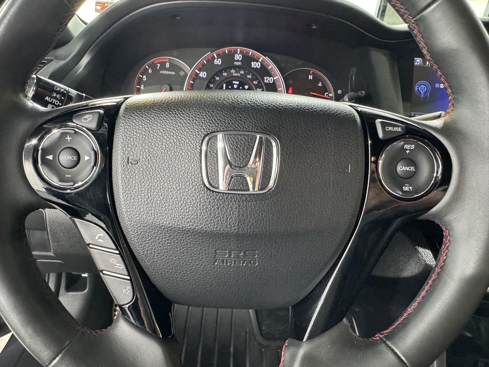 Vehicle photo 14