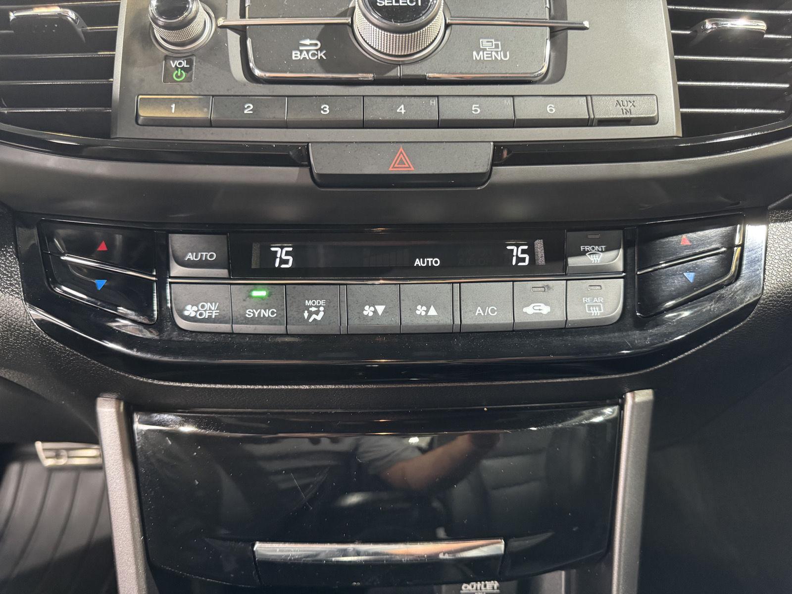 Vehicle photo 31