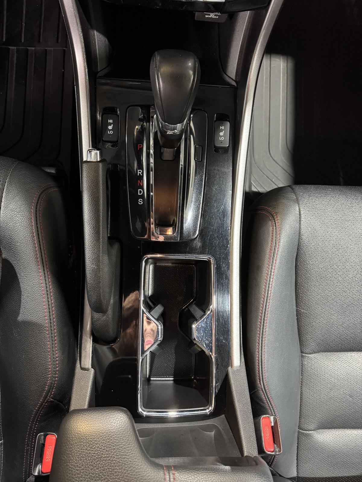 Vehicle photo 33