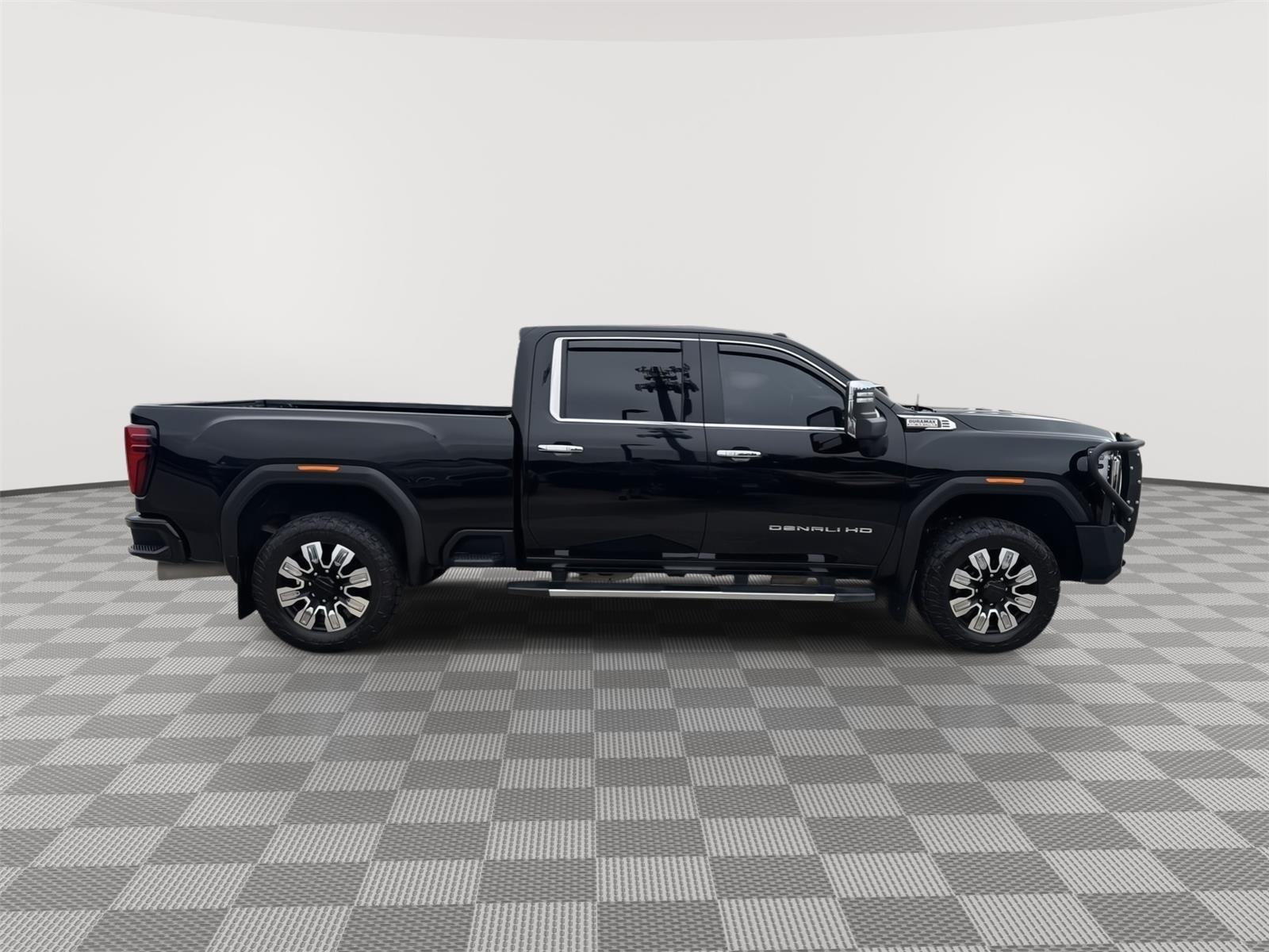 Vehicle photo 5