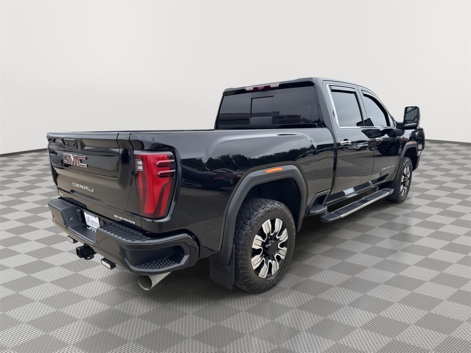 Vehicle photo 6