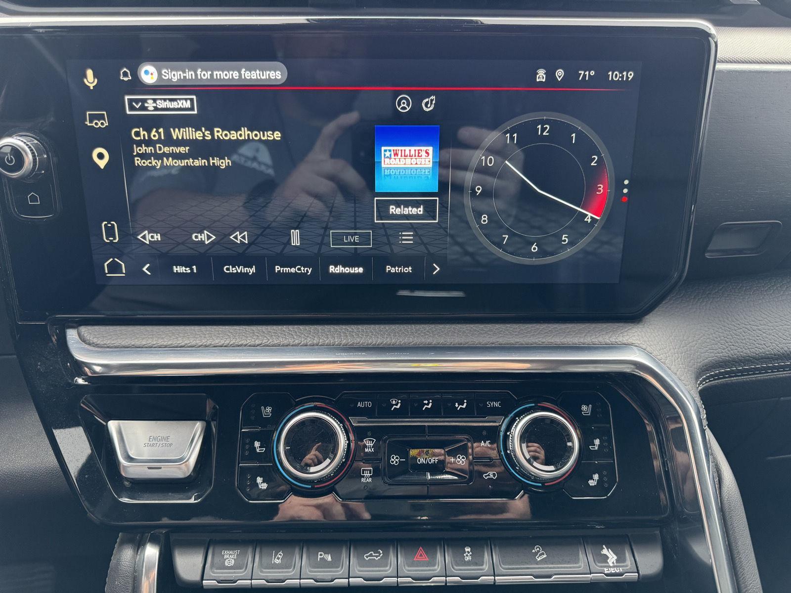 Vehicle photo 23