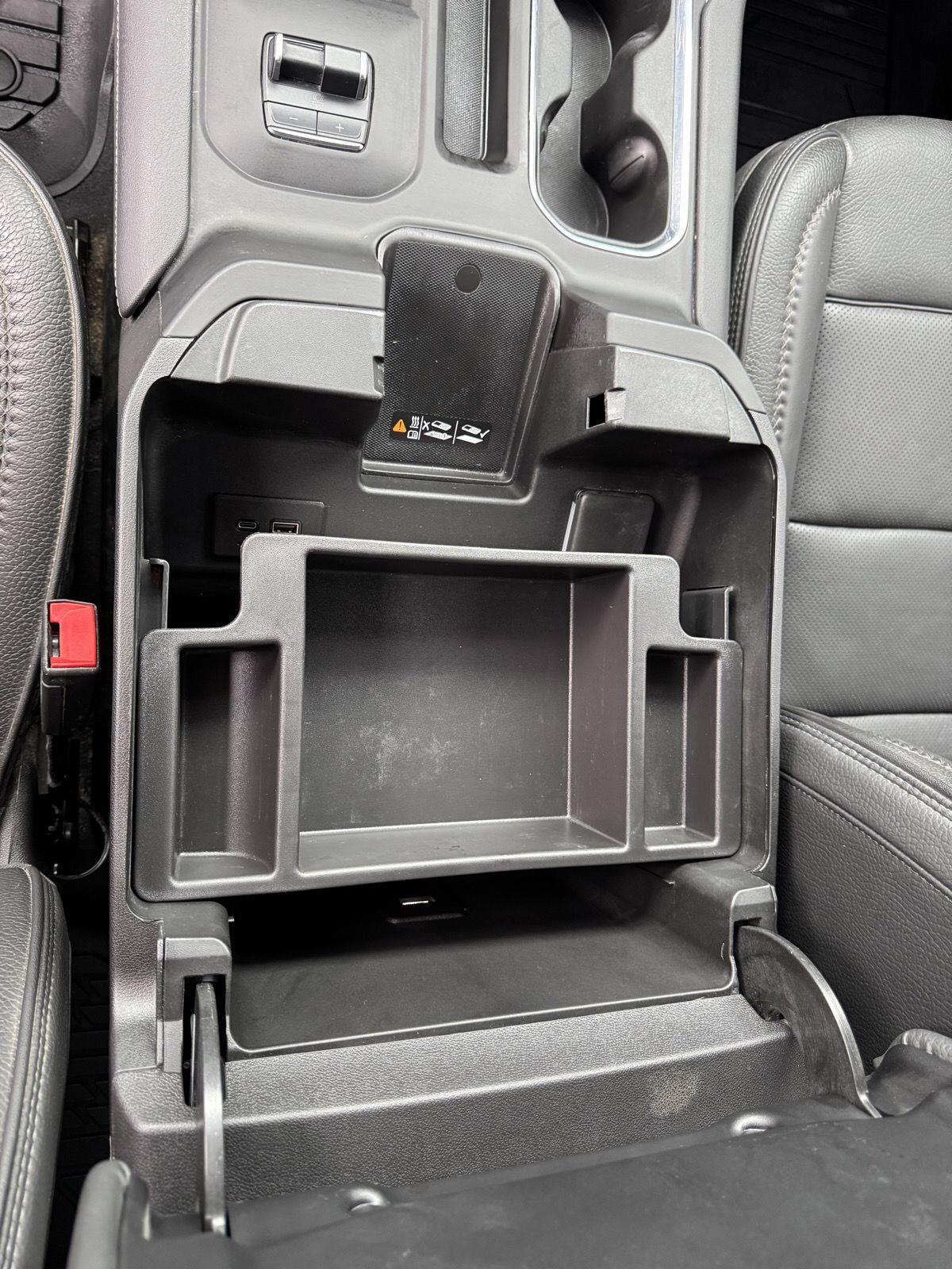 Vehicle photo 29