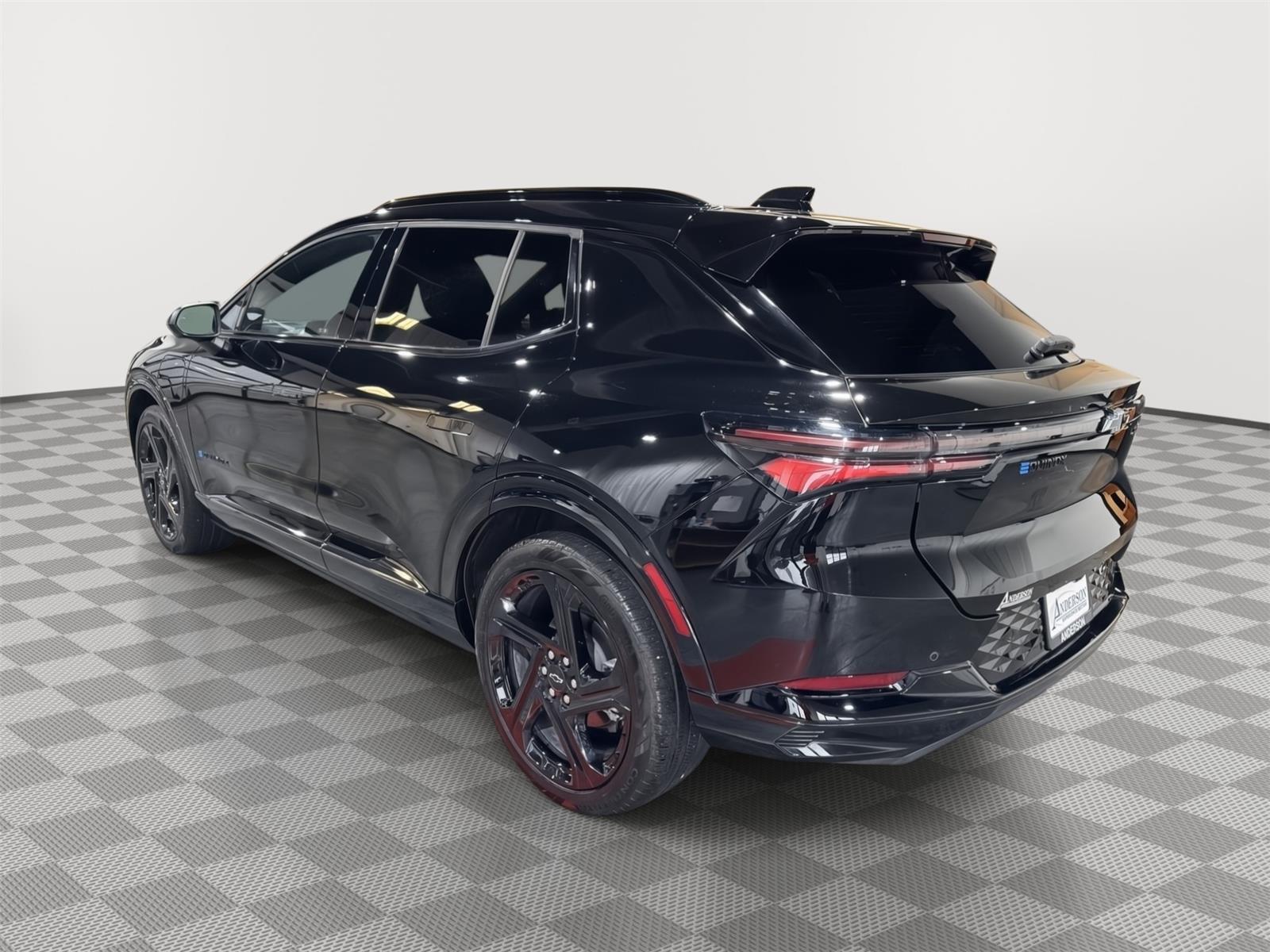 Vehicle photo 10