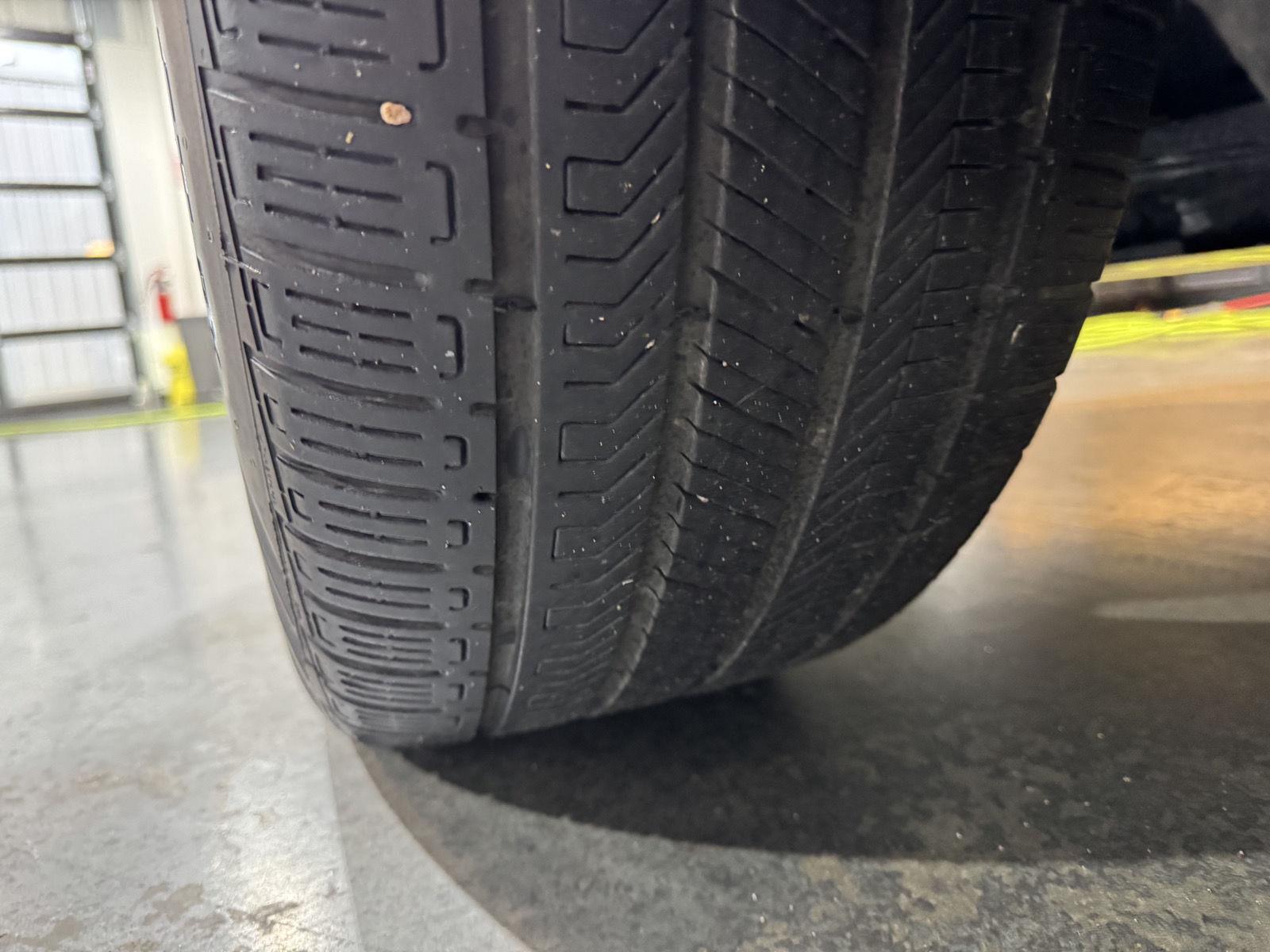 Vehicle photo 12