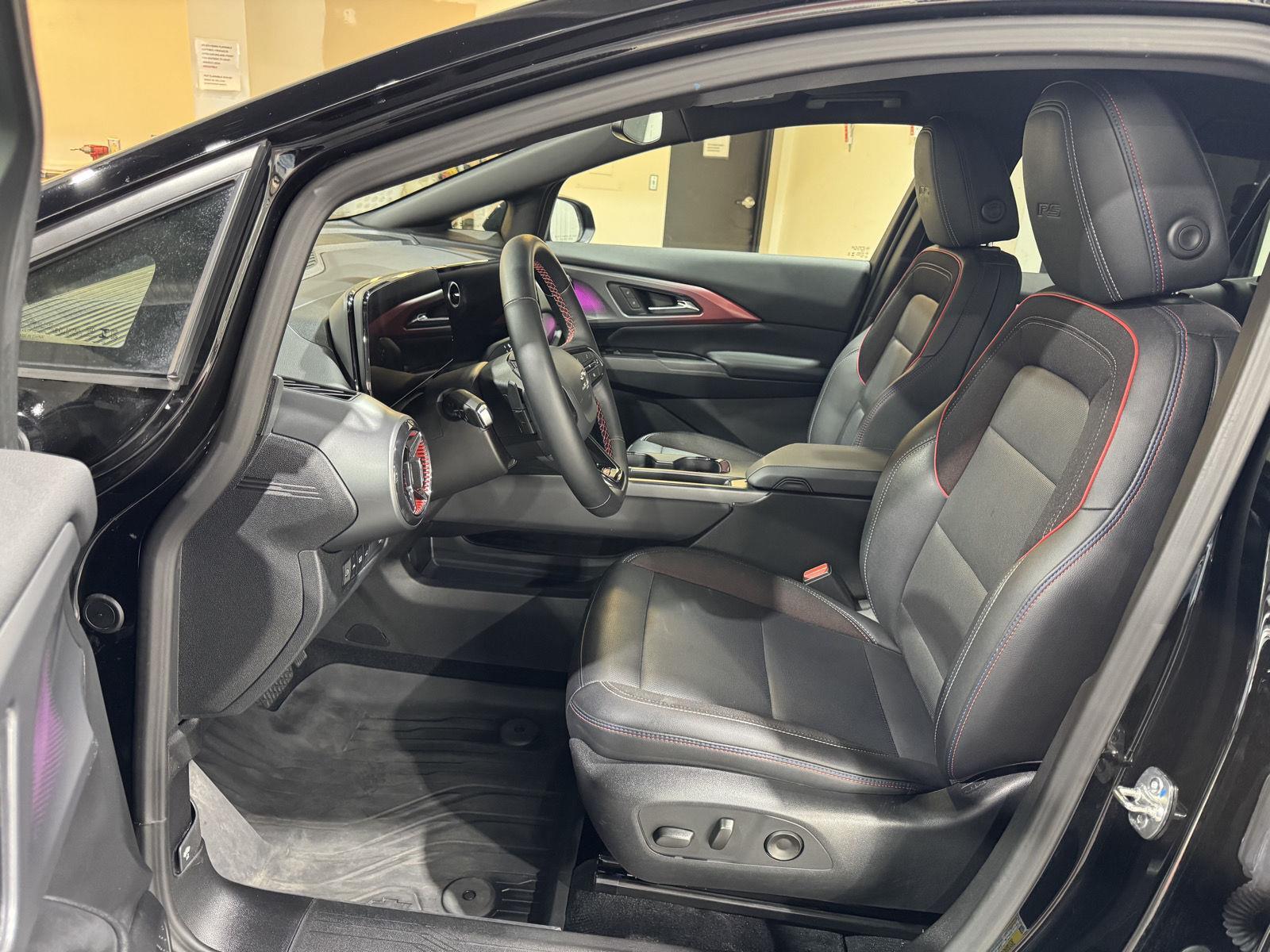 Vehicle photo 19