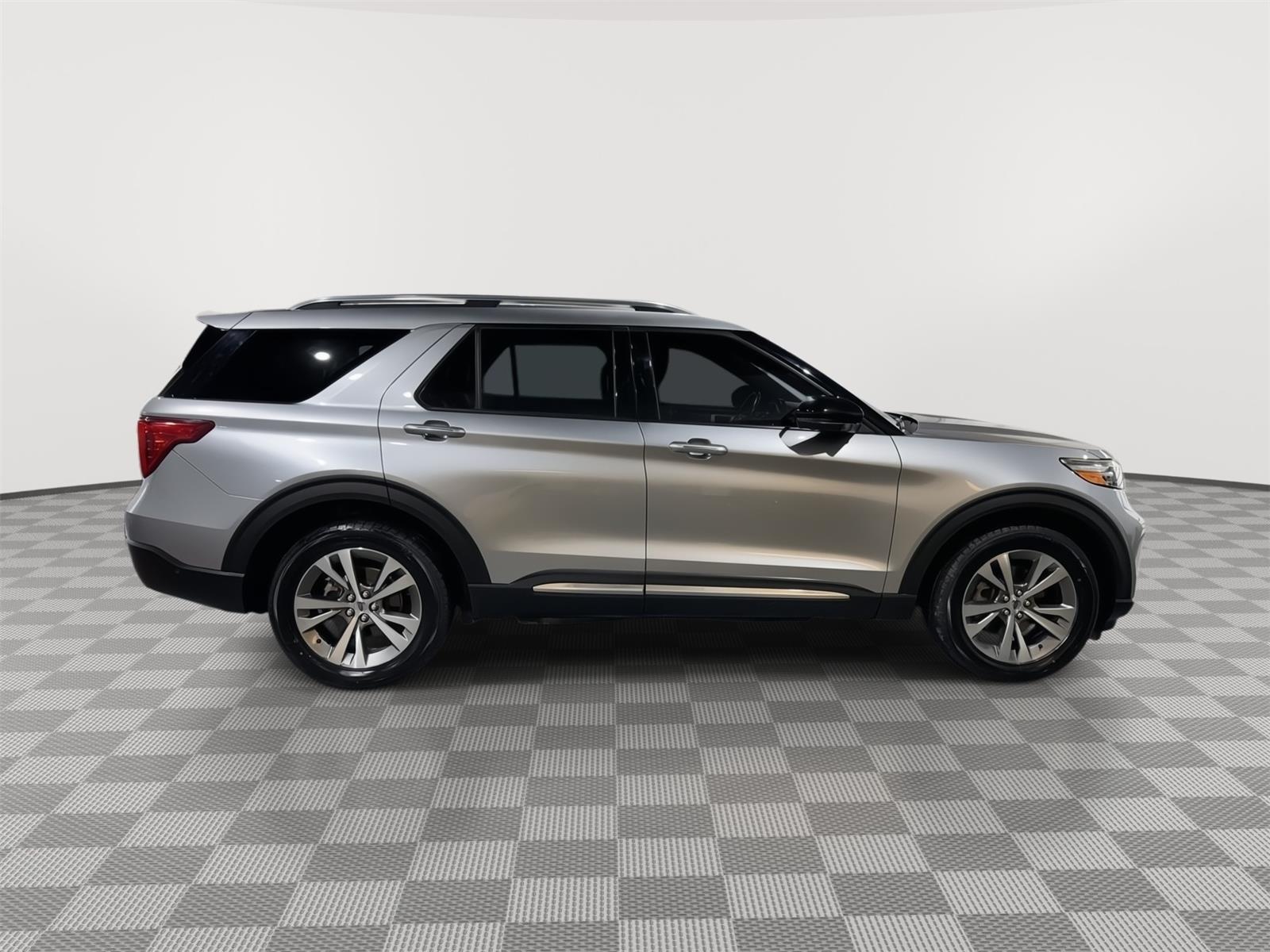 Vehicle photo 6