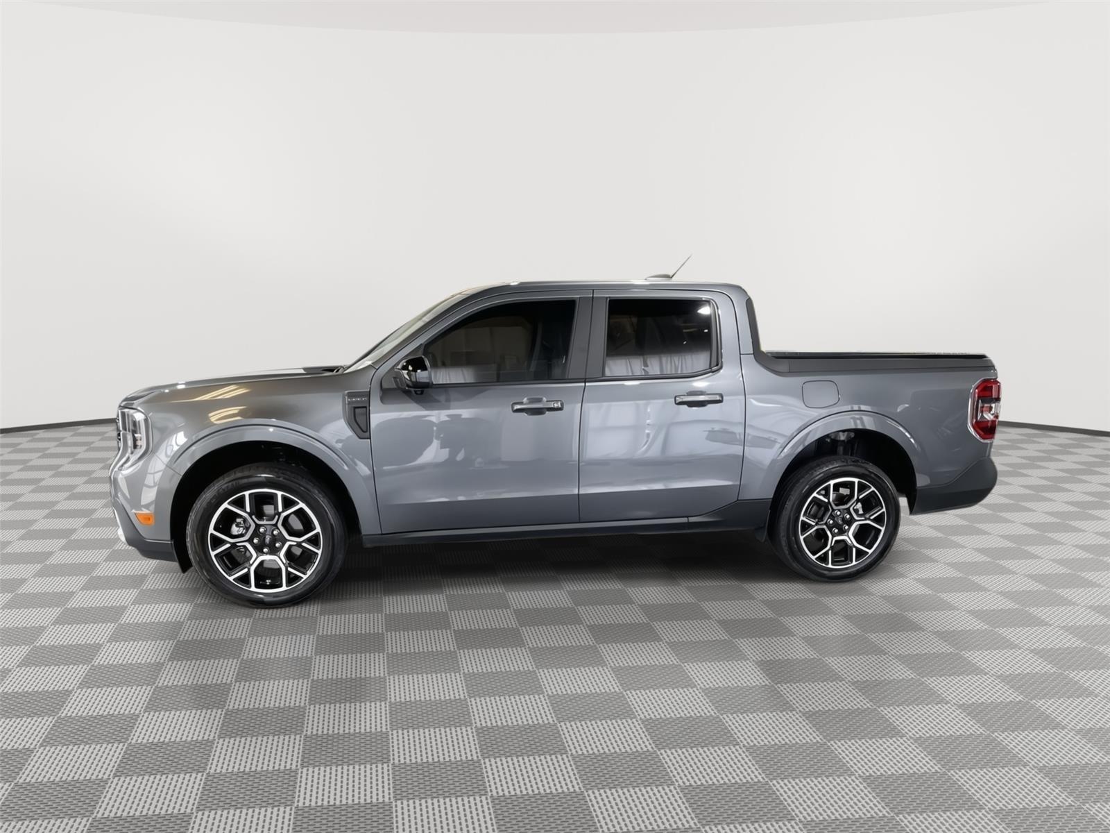 Vehicle photo 26