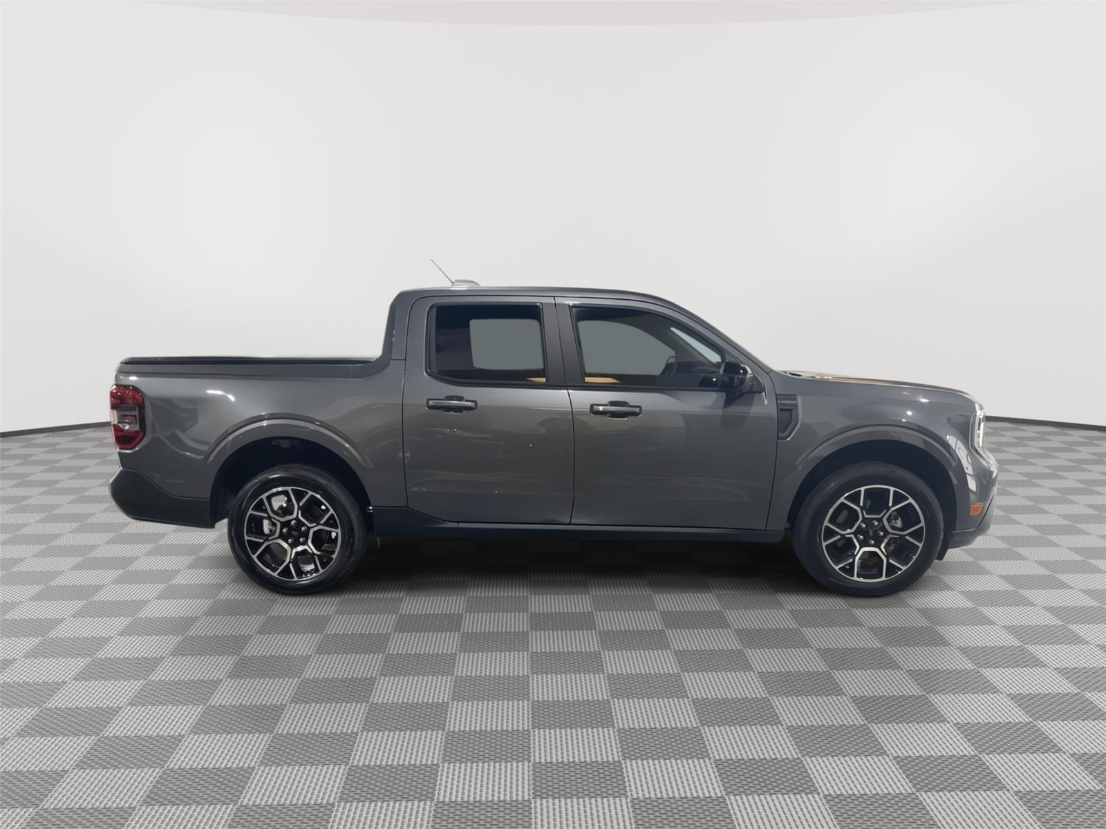 Vehicle photo 30