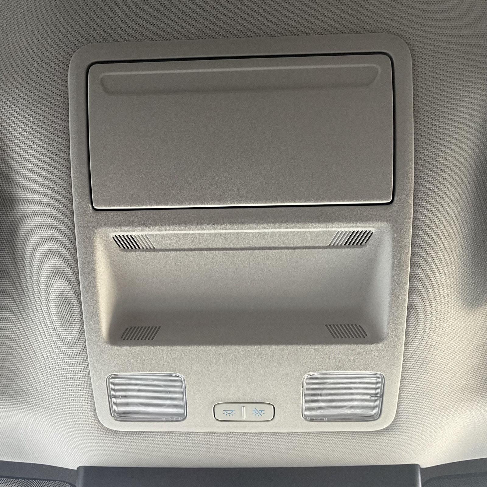 Vehicle photo 46