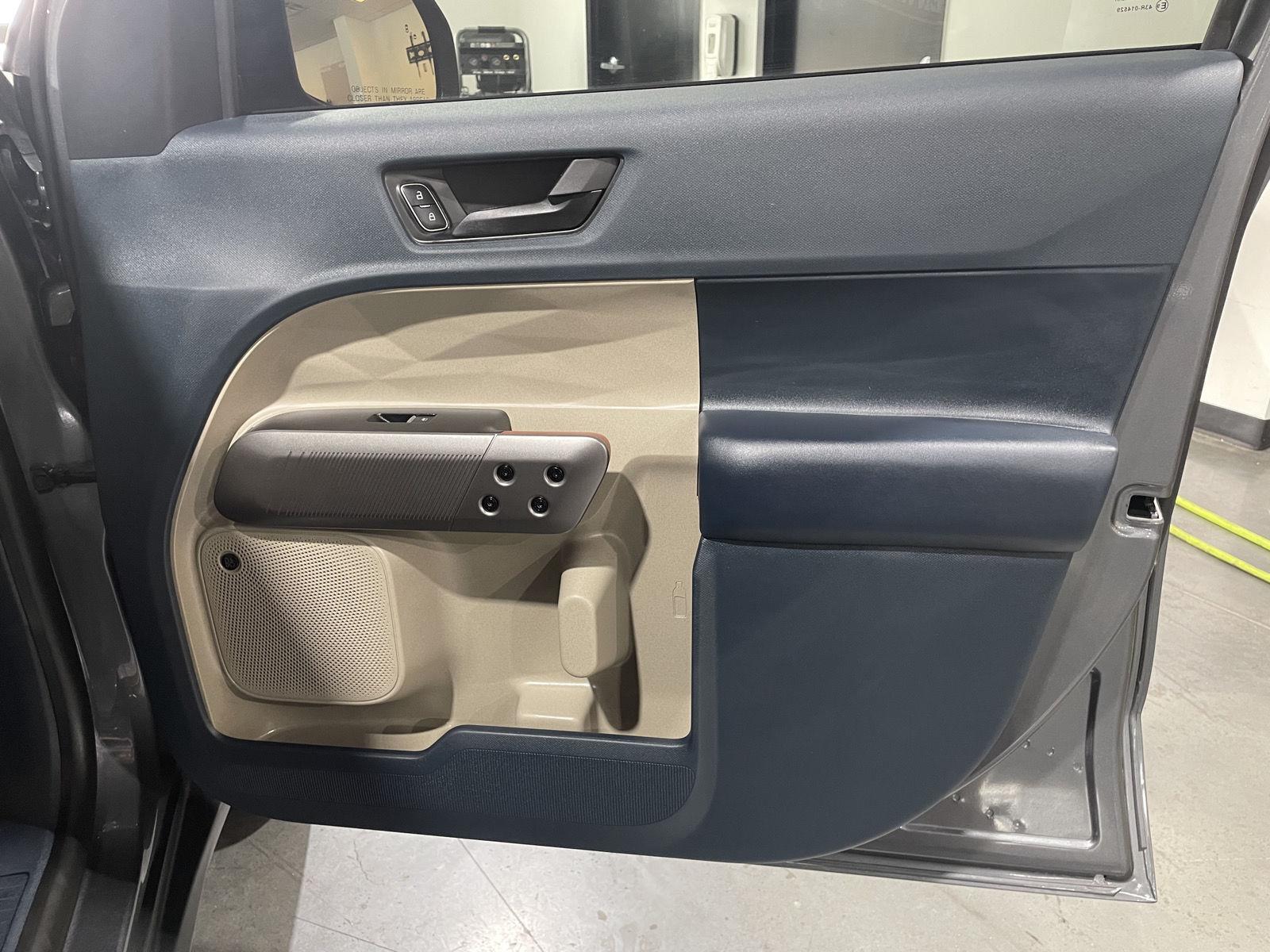 Vehicle photo 52