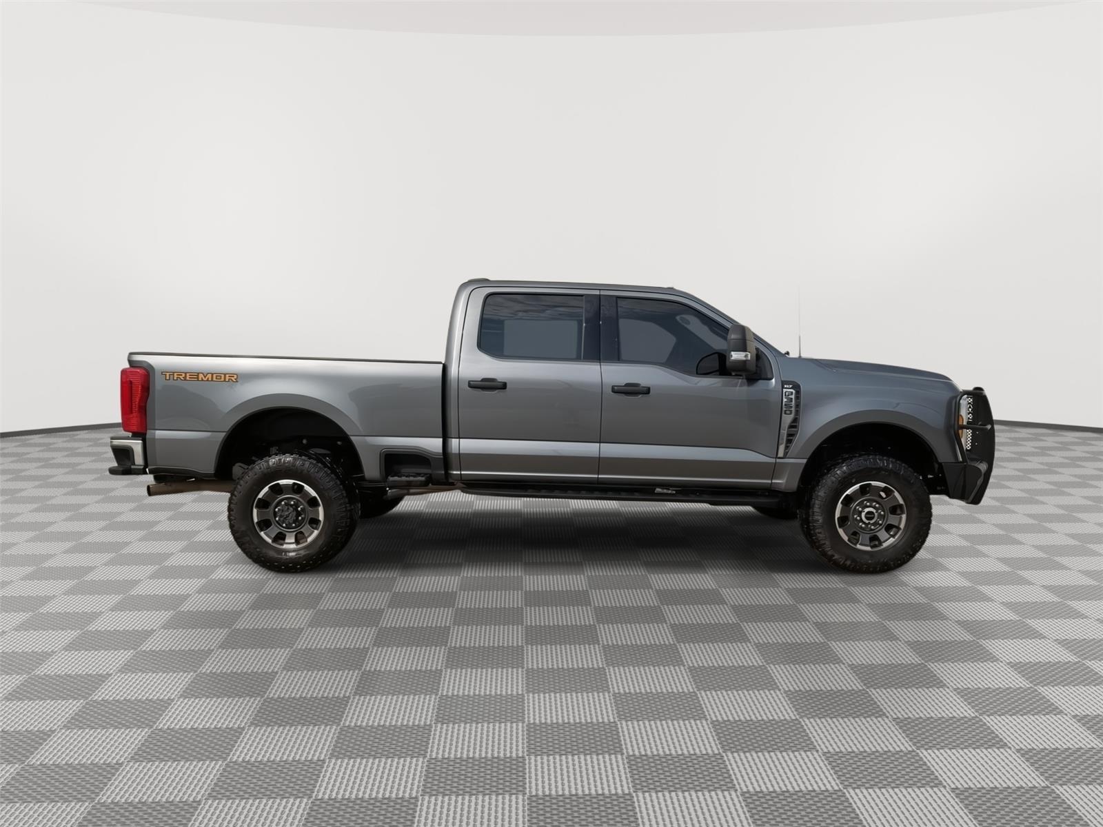 Vehicle photo 4