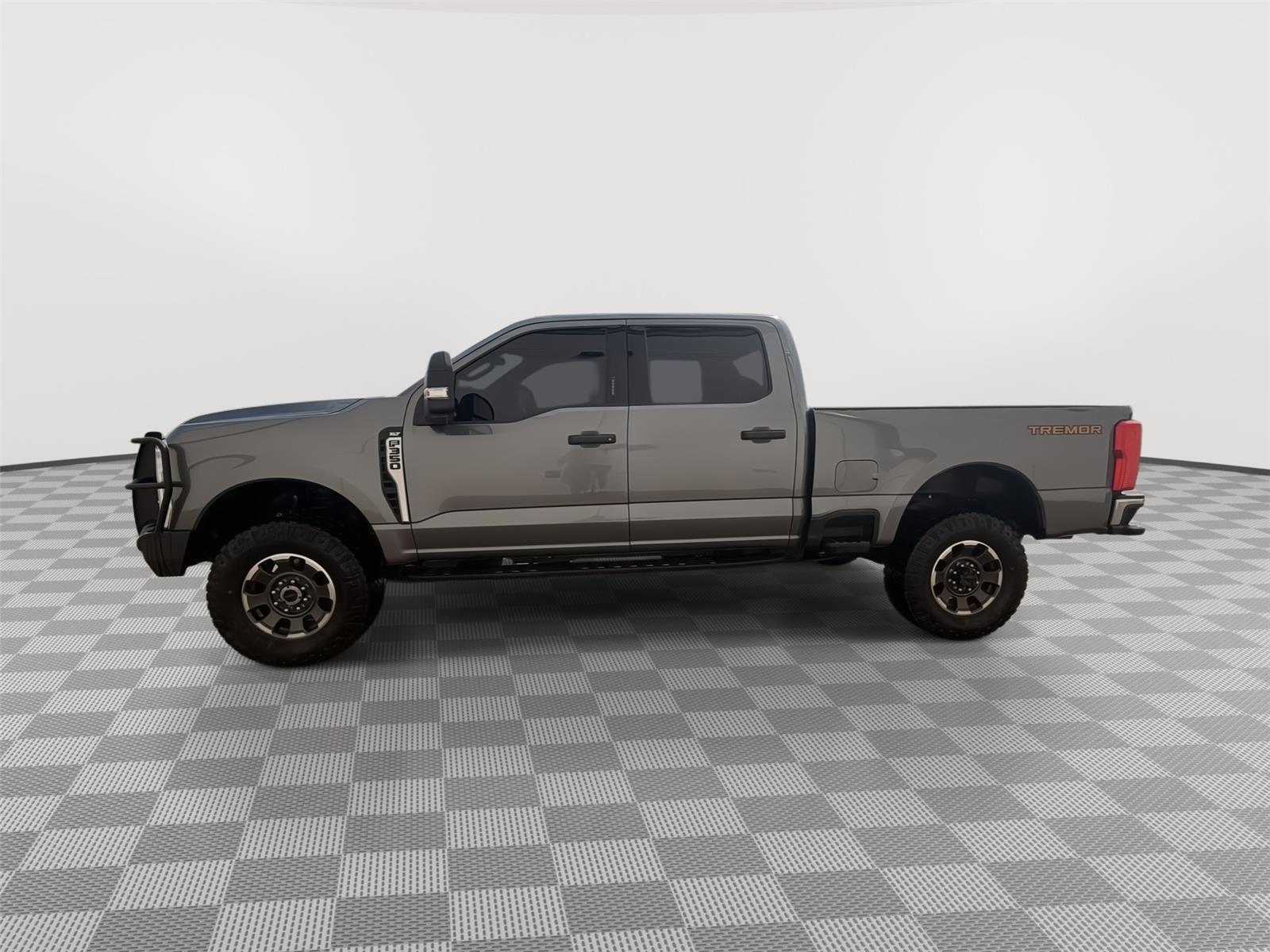 Vehicle photo 8