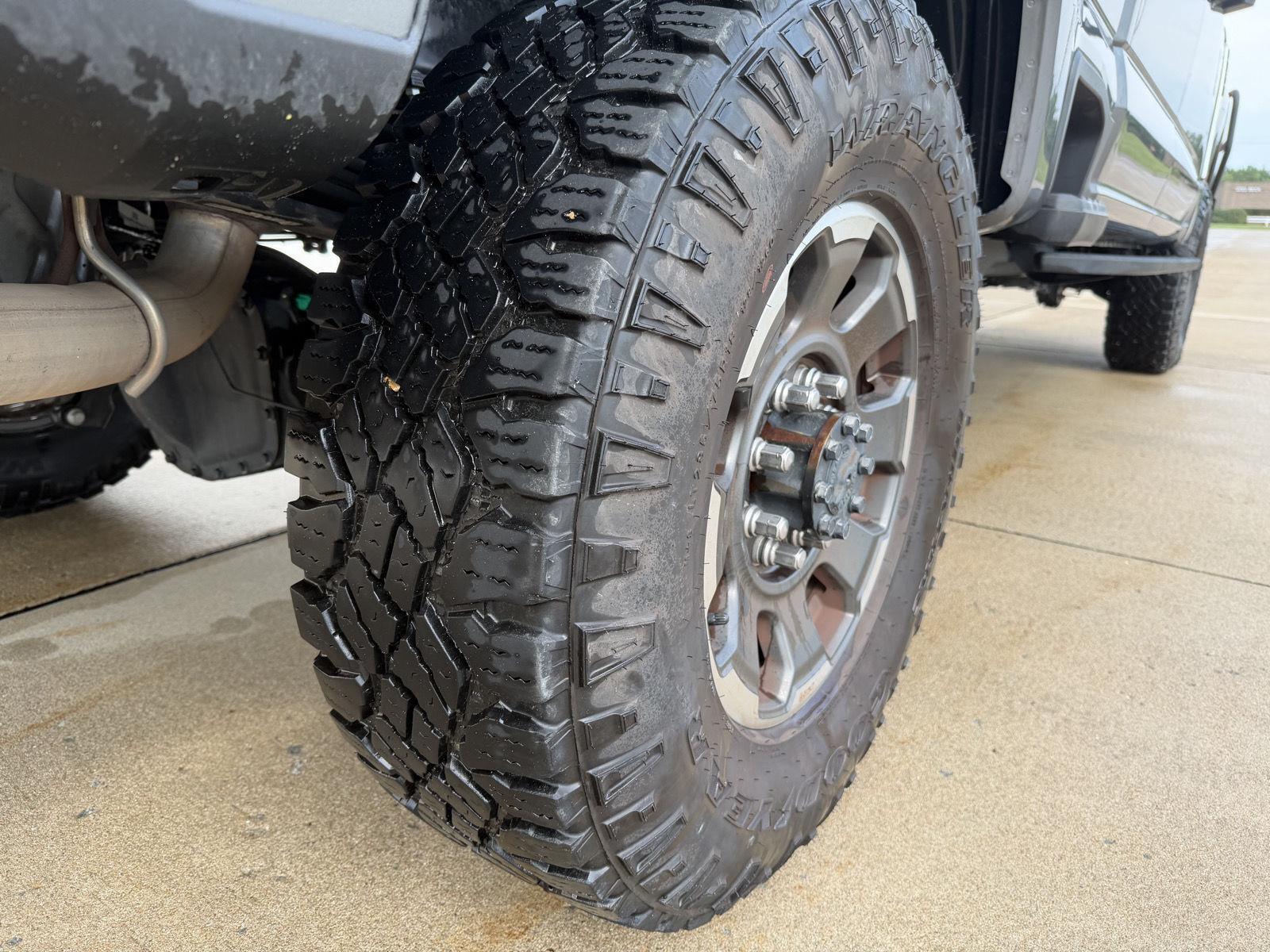Vehicle photo 10