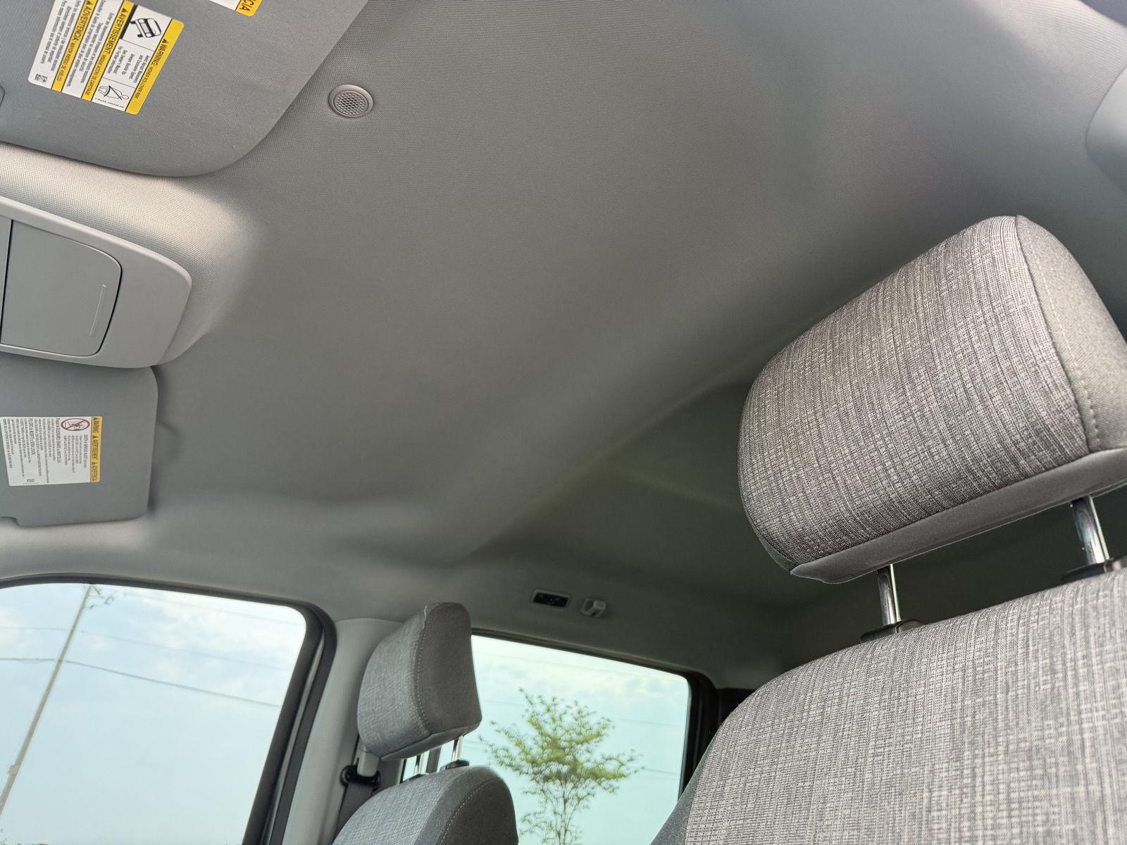 Vehicle photo 18