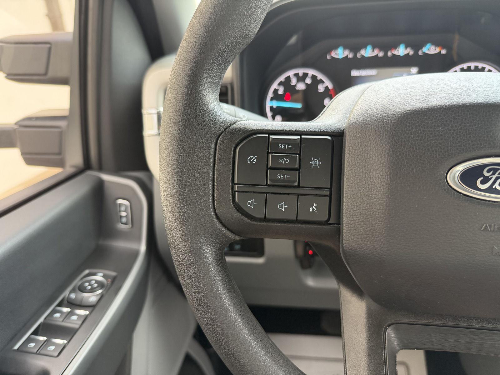 Vehicle photo 21