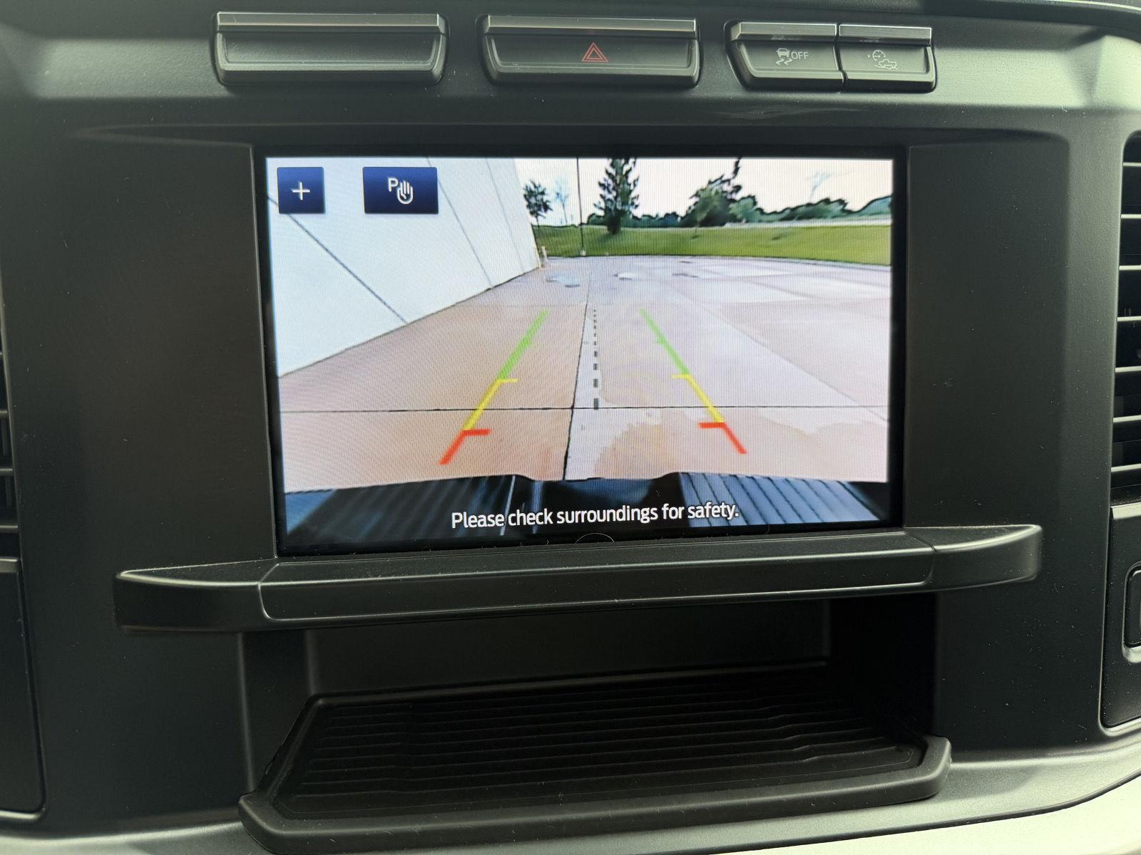 Vehicle photo 26