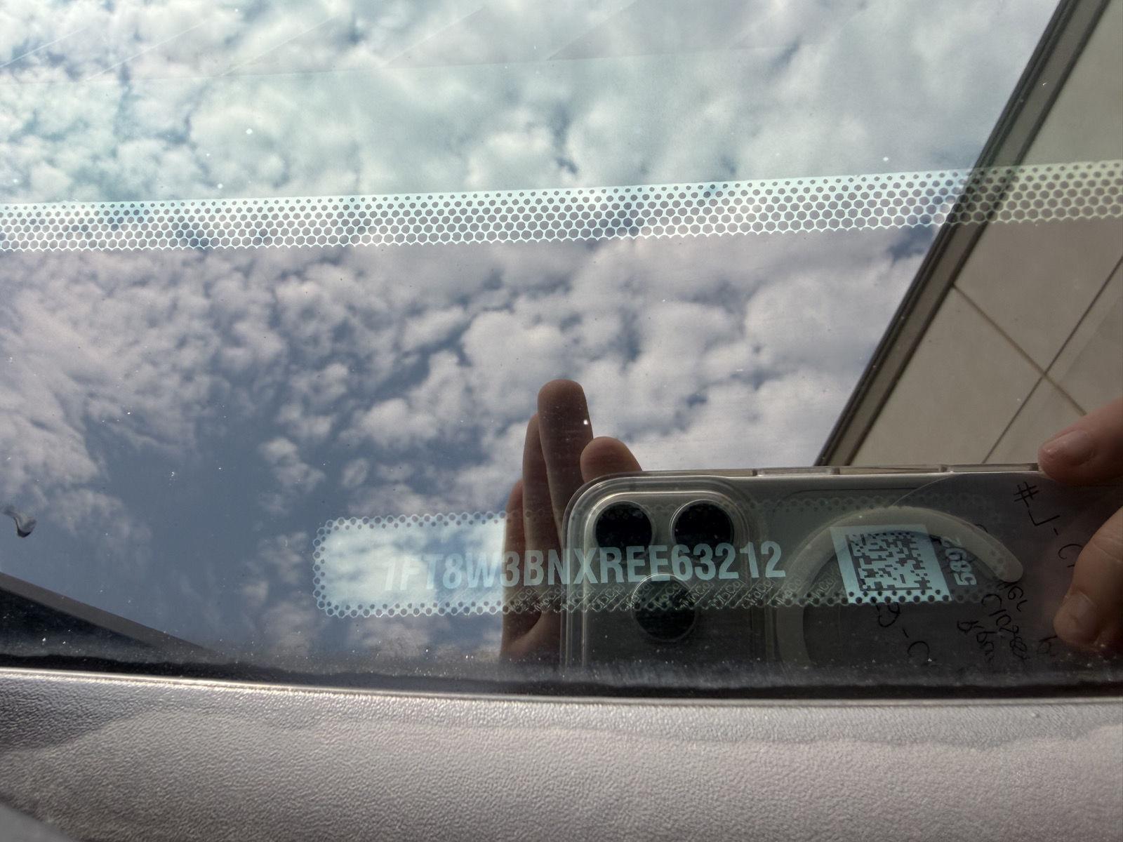 Vehicle photo 33