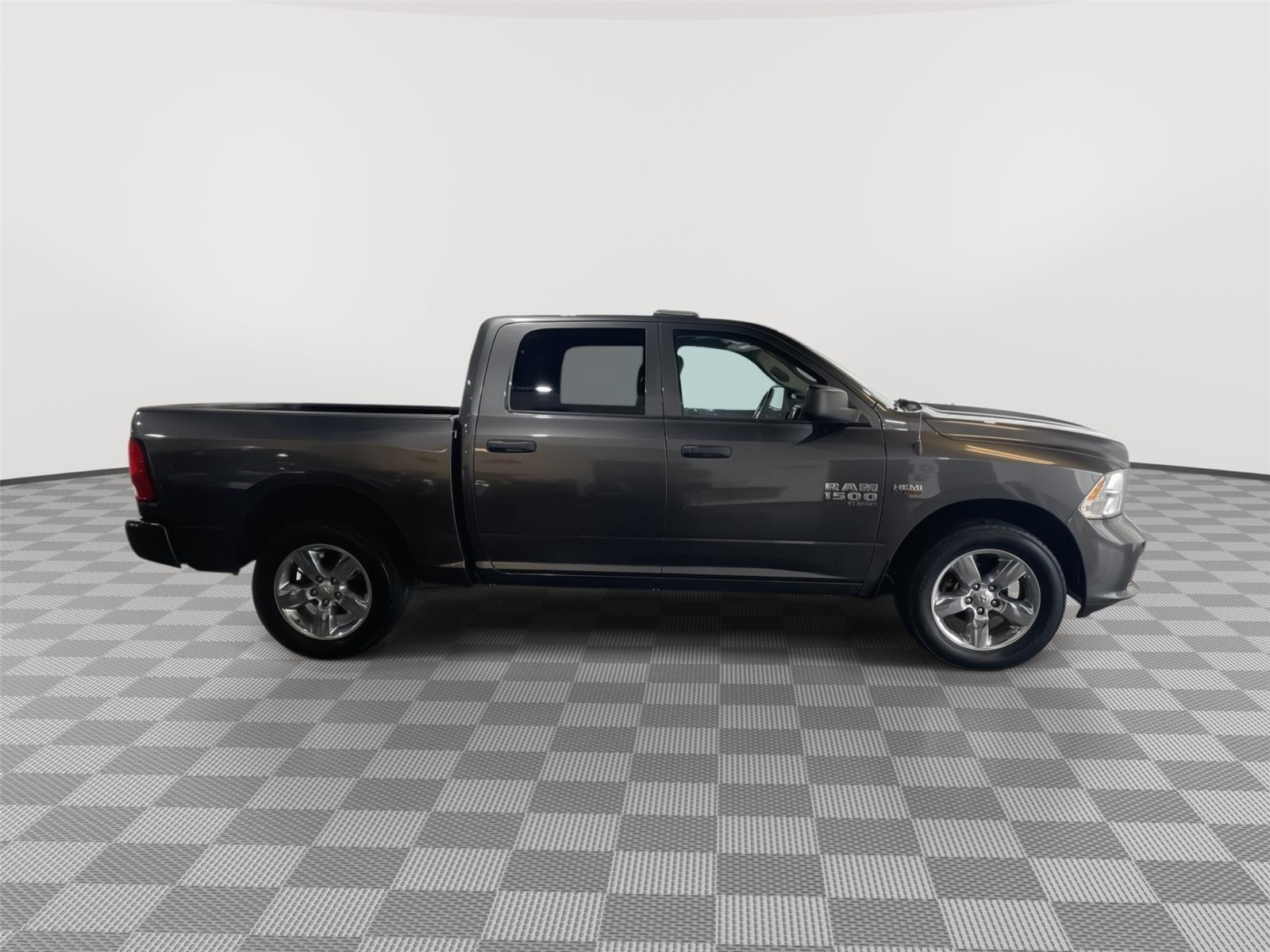 Vehicle photo 6