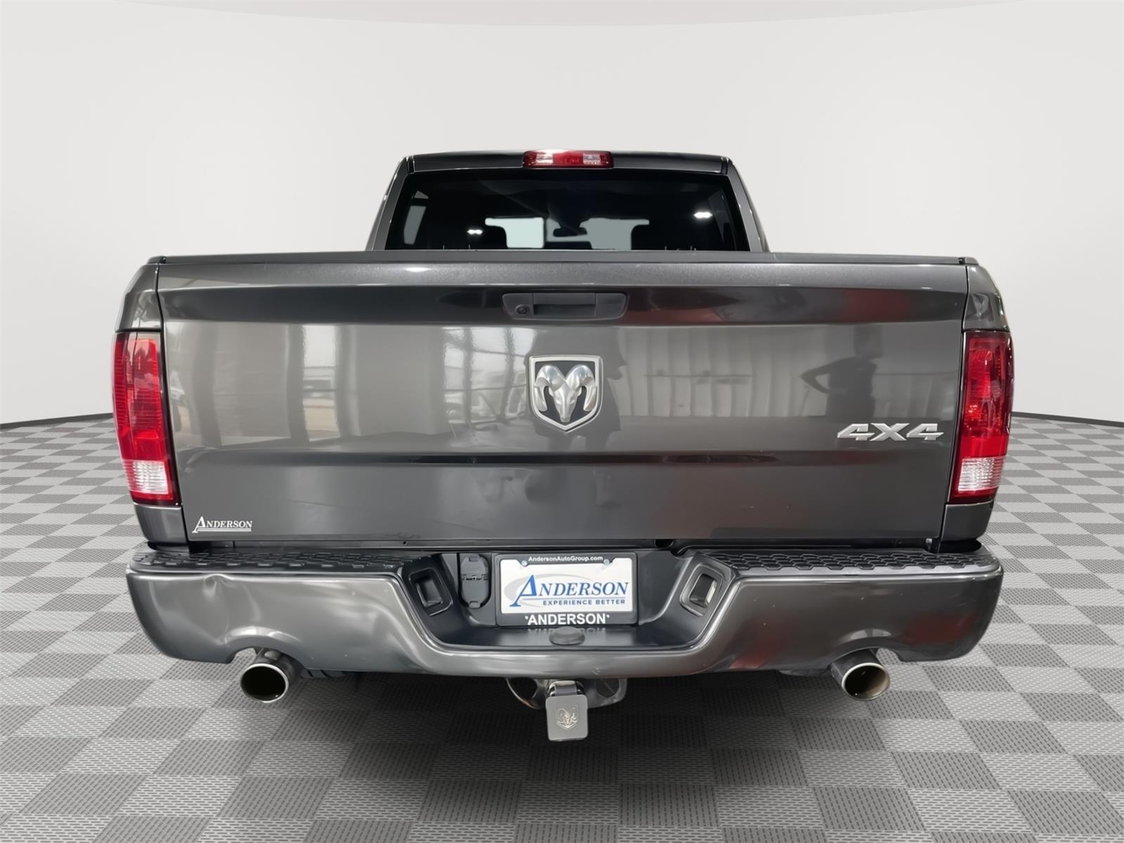 Vehicle photo 8