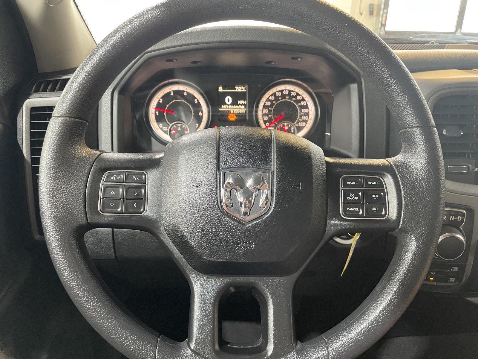 Vehicle photo 11