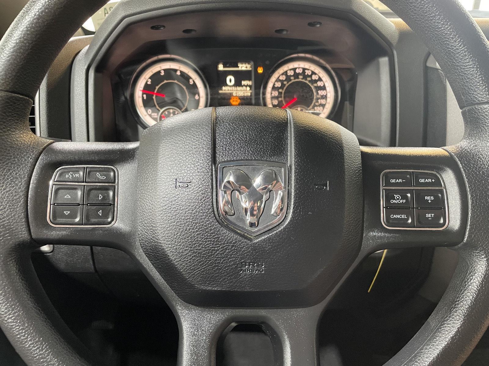 Vehicle photo 12