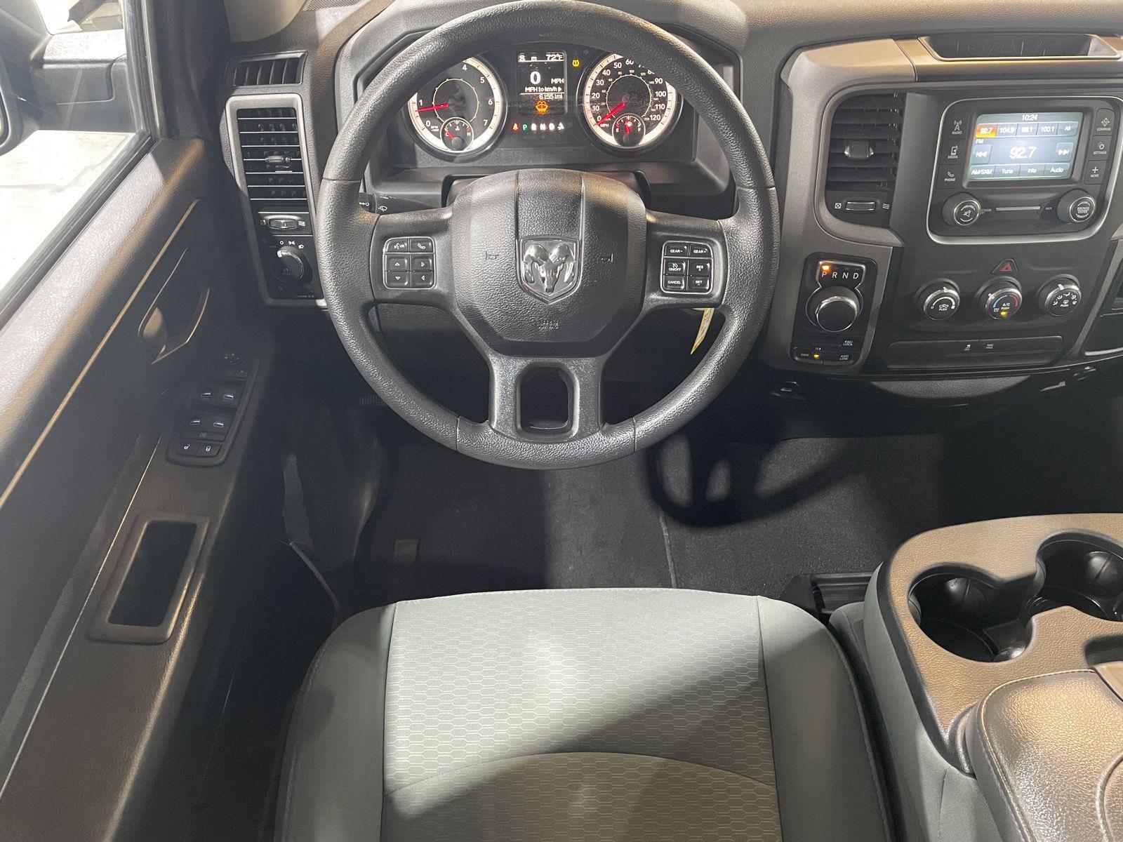Vehicle photo 15