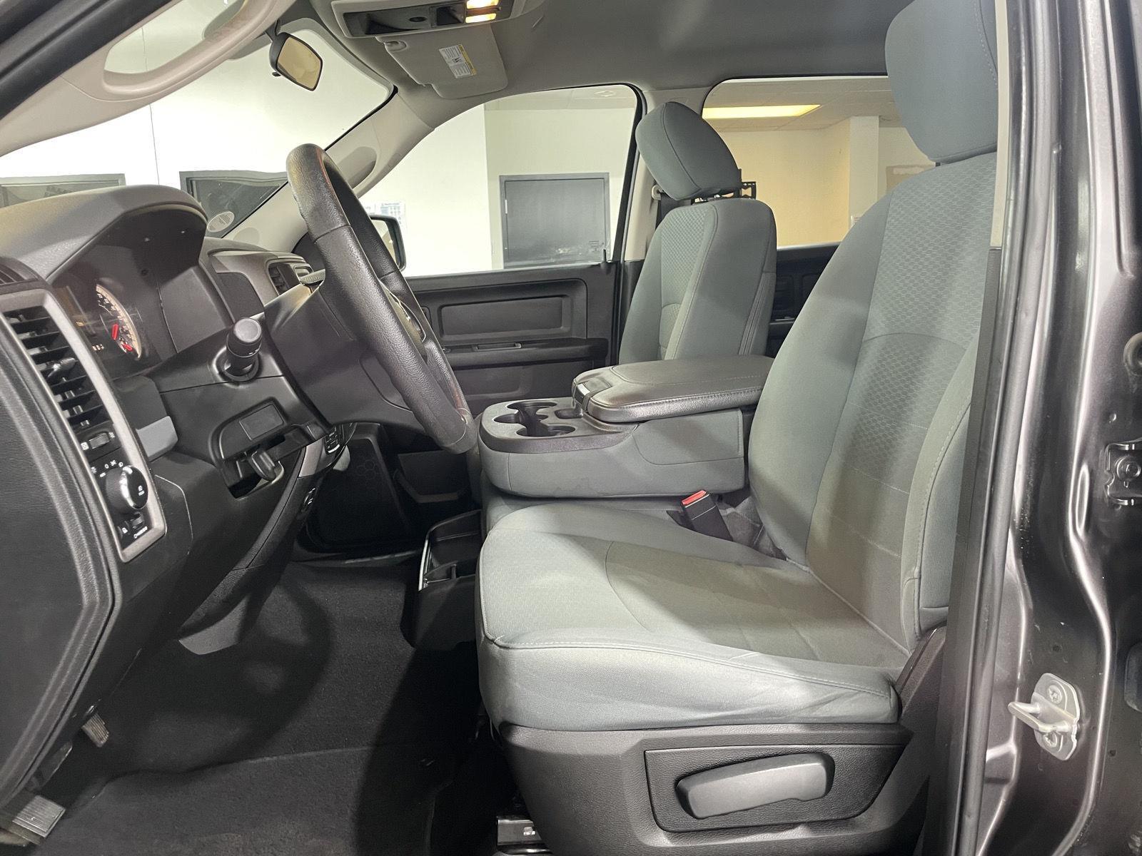 Vehicle photo 16