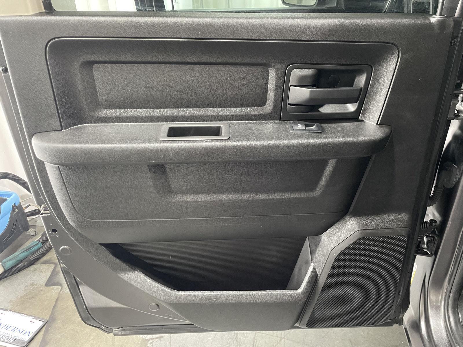 Vehicle photo 20