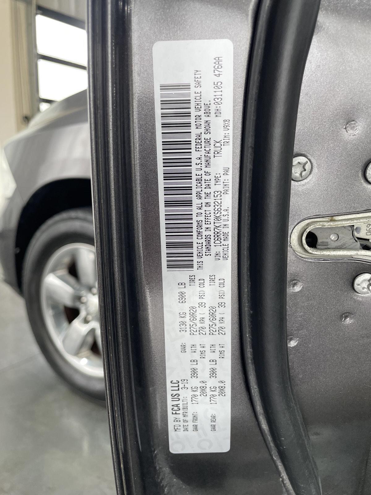 Vehicle photo 33