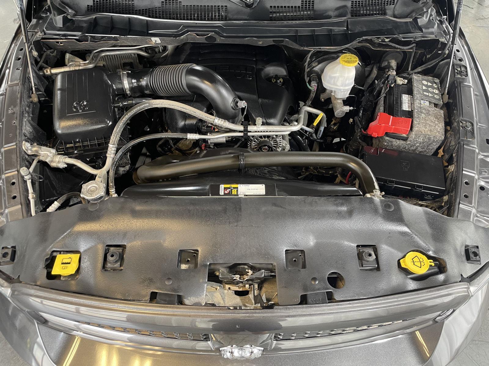 Vehicle photo 34