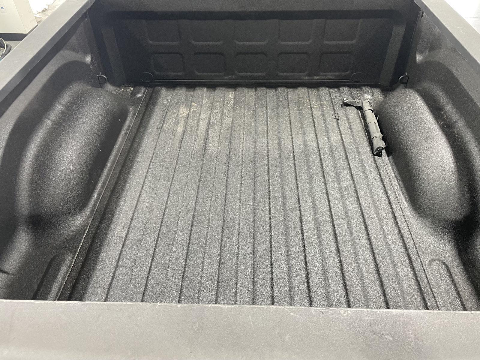 Vehicle photo 35