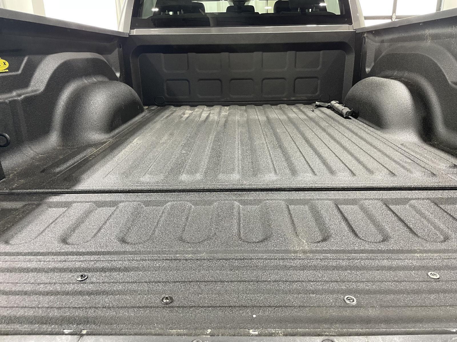 Vehicle photo 36